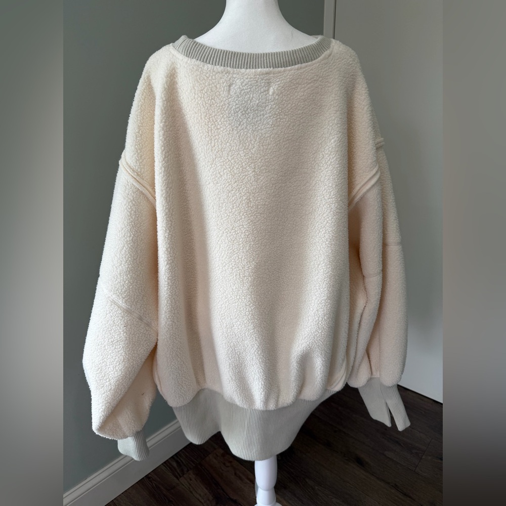 Tricia Fix Farm Friend Sweater Womens XL White Fleece Highland Cow Pullover USA - Picture 4 of 9